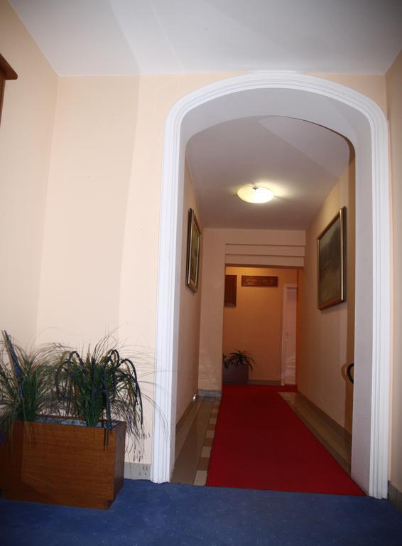 Garni Hotel Pbg スボティツァ エクステリア 写真